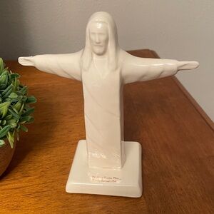 Religious Miniature Porcelain Statue of Jesus Christ with Arms Outstretched